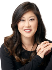 Photo of Kristi Yamaguchi.